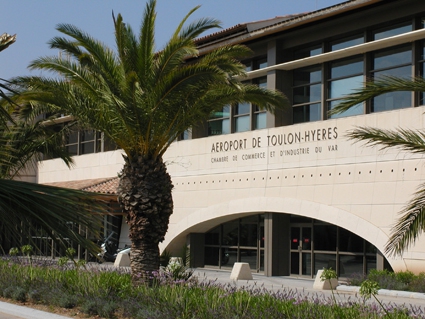 VOLOTEA, LA NOUVELLE COMPAGNIE LOW-COST, VA RELIER TOULON A NANTES ET BORDEAUX DES LETE 2012