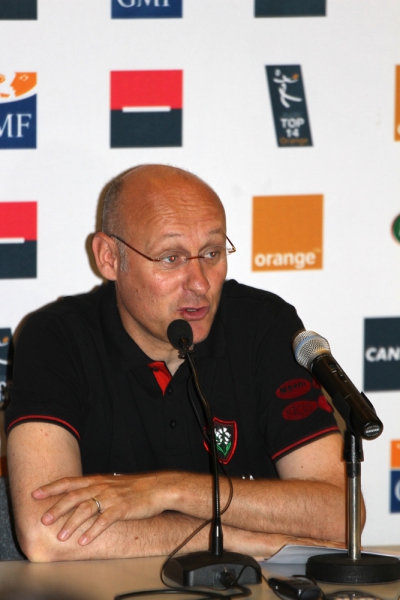 Le RCT reçoit le Racing Métro 92 pour un match couperet : &nbsp;C&rsquo;est du 50/50 d&rsquo;après Bernard Laporte, l&rsquo;entraineur du Rugby Club Toulonnais.