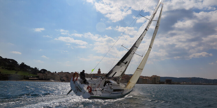 Au large de Saint-Tropez « La » course au large organisée par la Société Nautique de Saint-Tropez