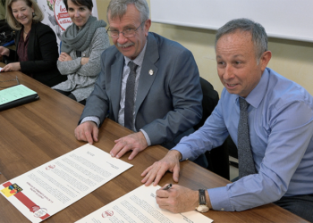 a crau signe la charte de soutien à l'activité économique de proximité