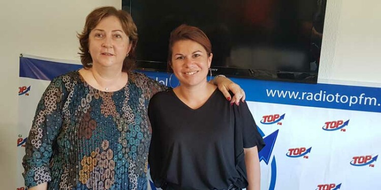 INFO 83 et TOP FM reçoivent Maryline Douhaud et Marion Etten pour la porte ouverte de l&rsquo;Ephad Saint Honorat à la Seyne le 24 octobre et avec Roger Alibert Vice-président du Lions Club de Toulon pour un loto de prestige. INFO 83 TOP FM Le MAG.