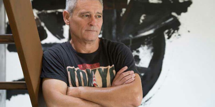 INFO 83 et TOP FM reçoivent Vincent Moscato pour son spectacle « completement Jojo » et Hector Marino pour son roman « l&rsquo;indéniable futilité de l&rsquo;être.  Top le Mag INFO83 Radio Top FM