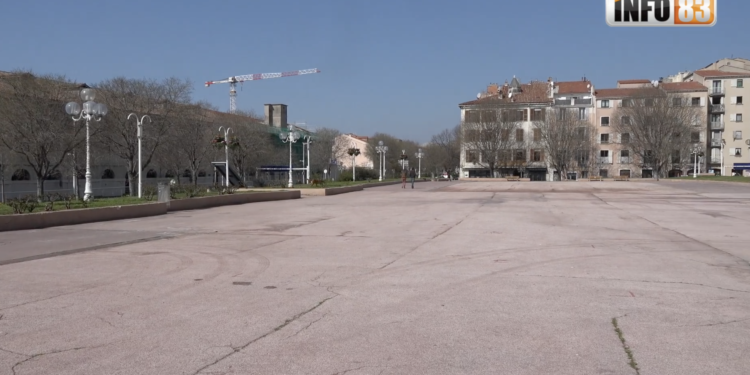 Les places de Toulon sont vides, confinés les Toulonnais