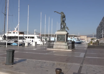 Le port de Toulon en plein confinement, en ce mois de mars