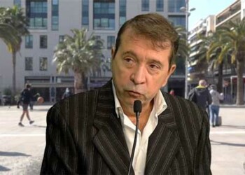 Un afficheur Toulonnais gagne contre Macron.