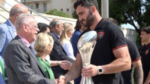 Jean-Louis Masson_reçoit_les_joueurs_du_RCT_info83