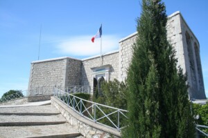Photo de l'entrée du Mémorial du Débarquement et de la Libéraation en Provence du Mont-Faron
