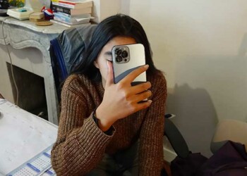 Toulon : La vie d&rsquo;une collégienne sans smartphone – Témoignage exclusif !