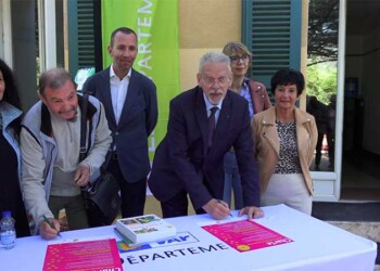 Inauguration du rucher de l'ecoferme de la Barre_info83