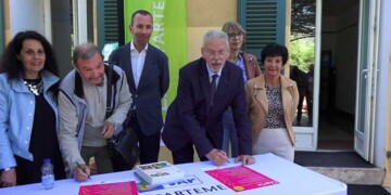 Inauguration du rucher de l'ecoferme de la Barre_info83