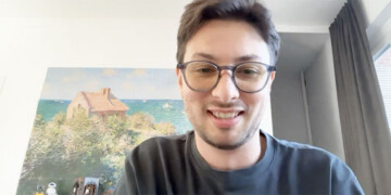 Un quatuor à cordes jouant lors des concerts Candlelight à Toulon.